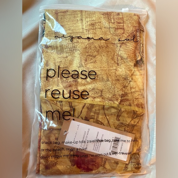 Eye of Horus RARE Niyama Sol leggings. Egyptian Hieroglyphs throughout,gold tone - Picture 7 of 7